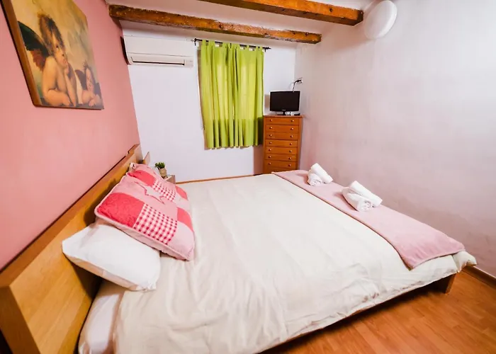 Rustic Poble Sec * Barcelona